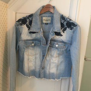 Ashley Vintage Charm Embroidered Denim Jacket M